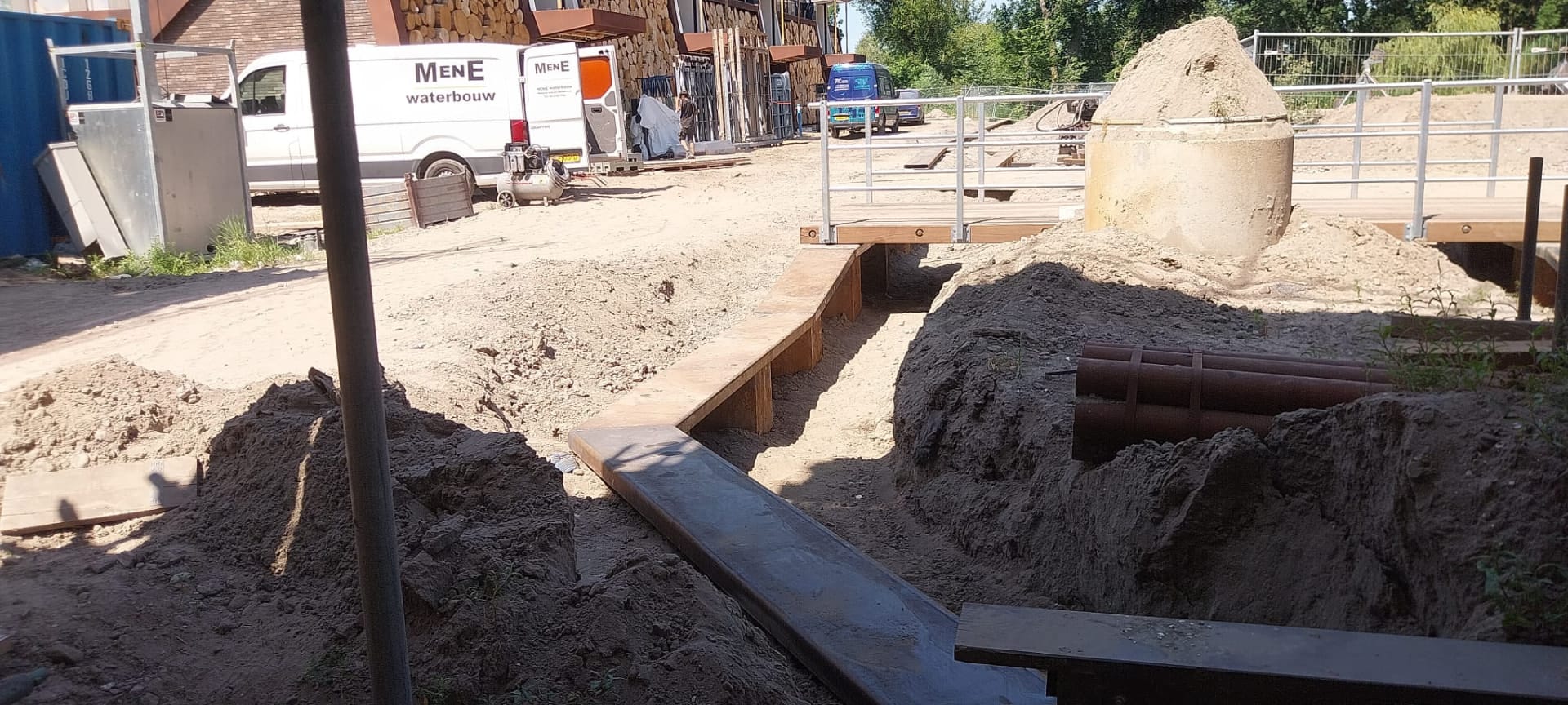 Constructiewerk en montageondersteuning op de bouwplaats